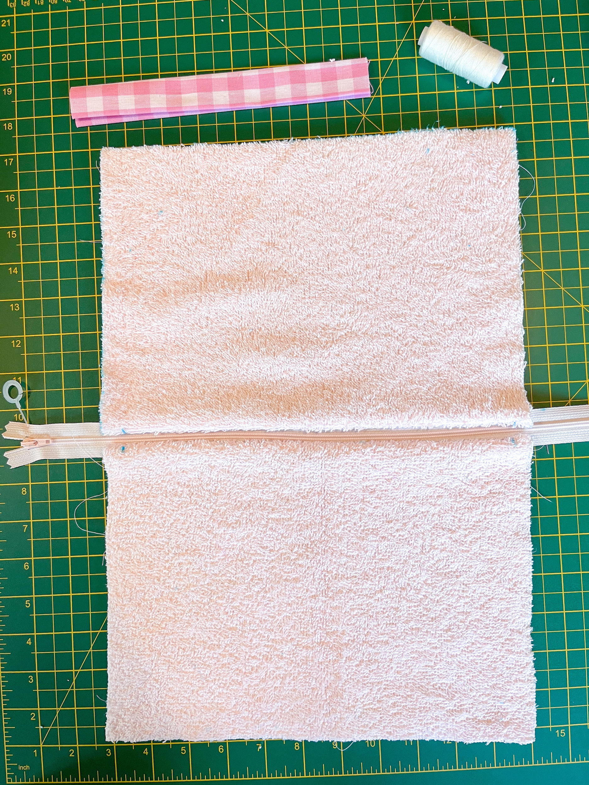 DIY makeup bag construction