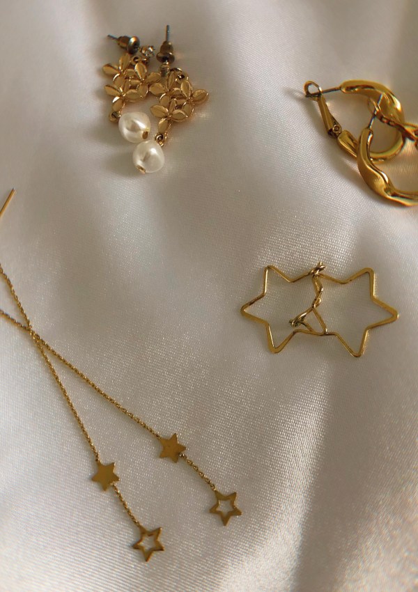 7 Stunning Jewellery Trends To Follow In 2021