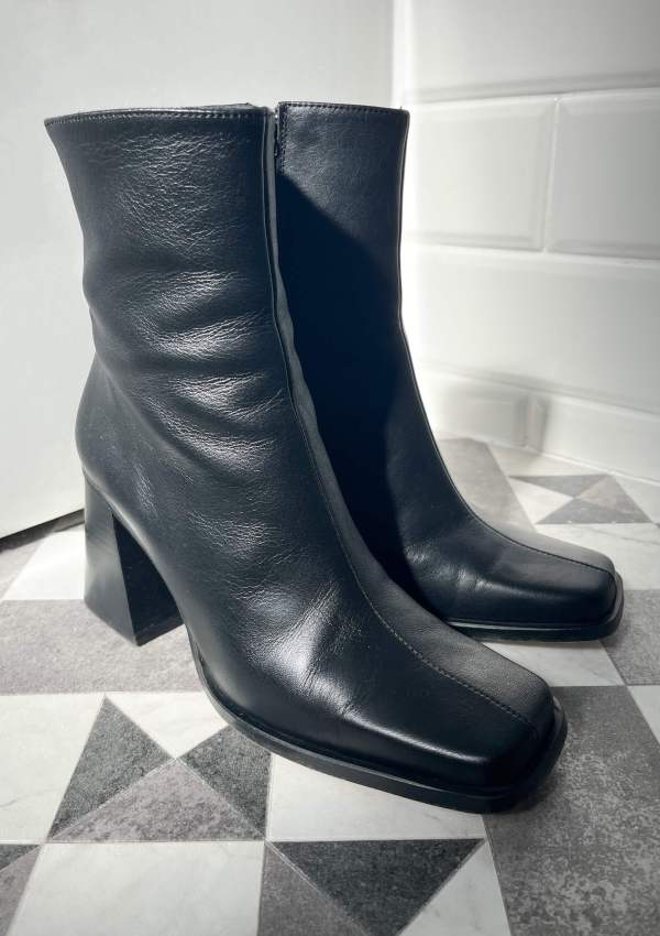 7 Best Block Heel Ankle Boots for Autumn