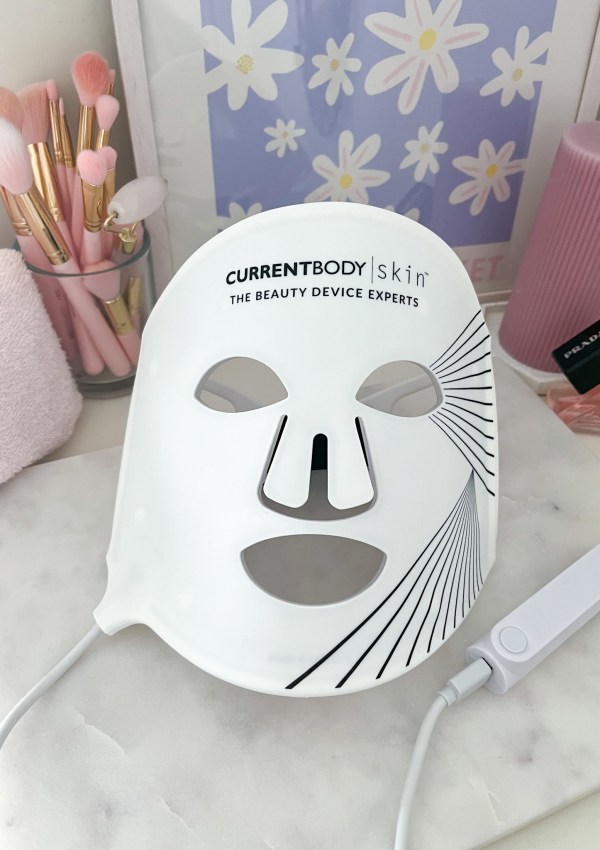 Review: CurrentBody LED Light Therapy Mask