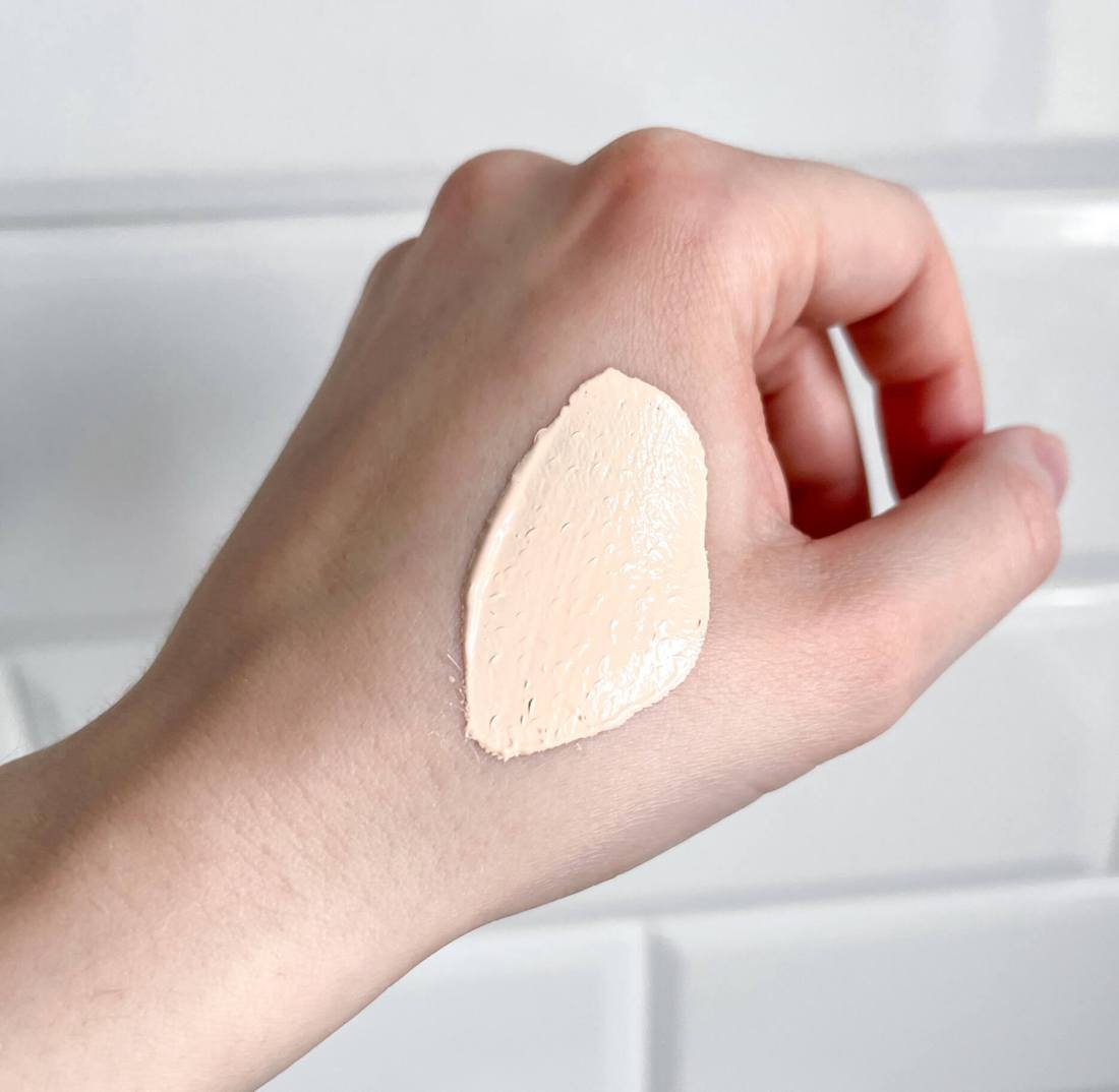 Glossier Stretch Fluid Foundation swatch