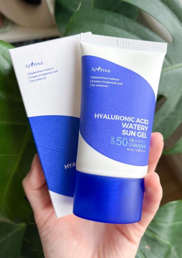 Review: Isntree Hyaluronic Acid Watery Sun Gel