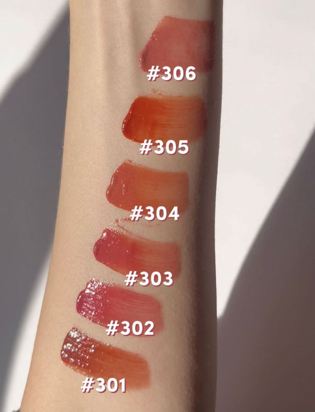 Laka Jelling Nude Gloss swatches