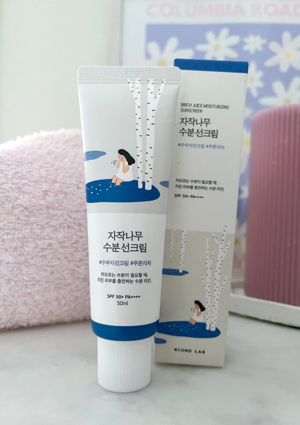 ROUND LAB Birch Juice Moisturizing Sun Cream | Review & Swatches